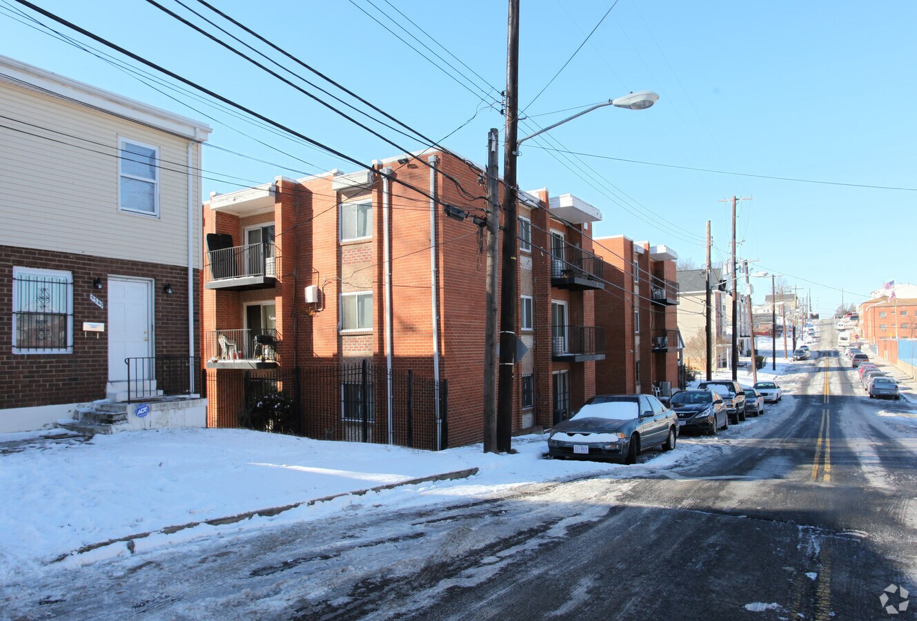 Photo - 5337 D St SE