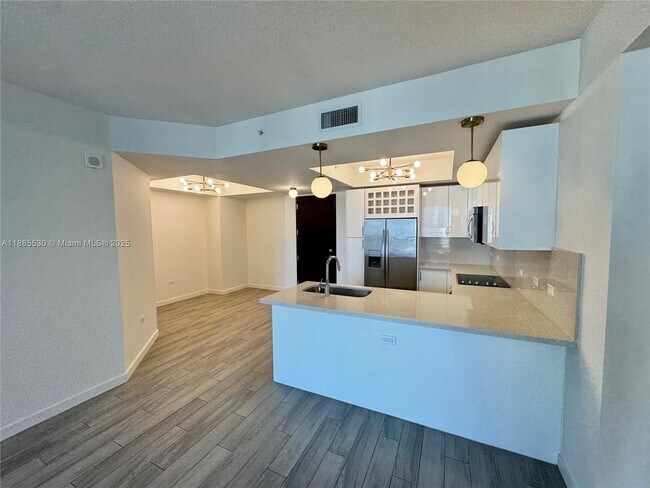 Photo - 999 SW 1st Ave Unidad 1811