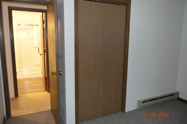 Photo - North 16th Court Apartments Unit Apt. #5