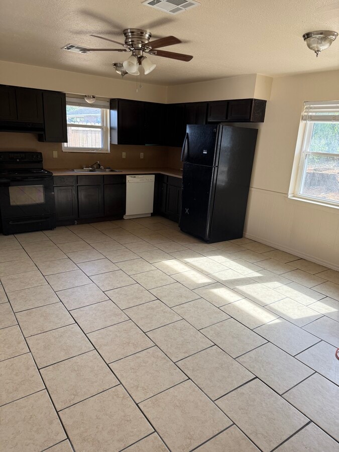 Photo - 14146 Poydras Ave