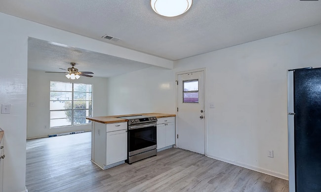 Photo - 1029 Amber Dr