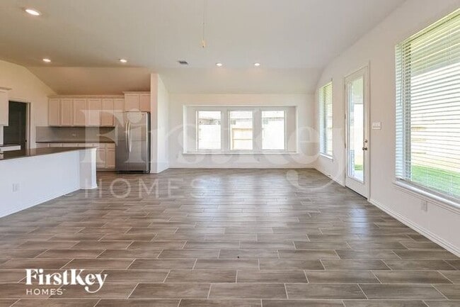 Photo - 14907 Lake Shore Ave