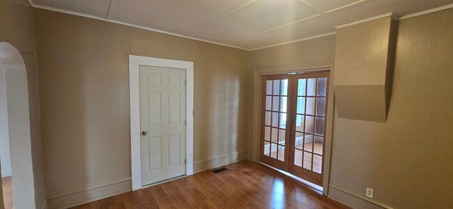 Photo - 490 Grand St