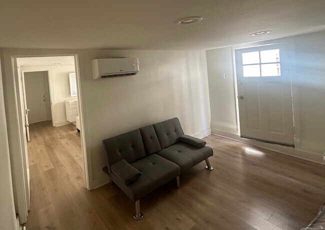 1007 Broadway St Unit D