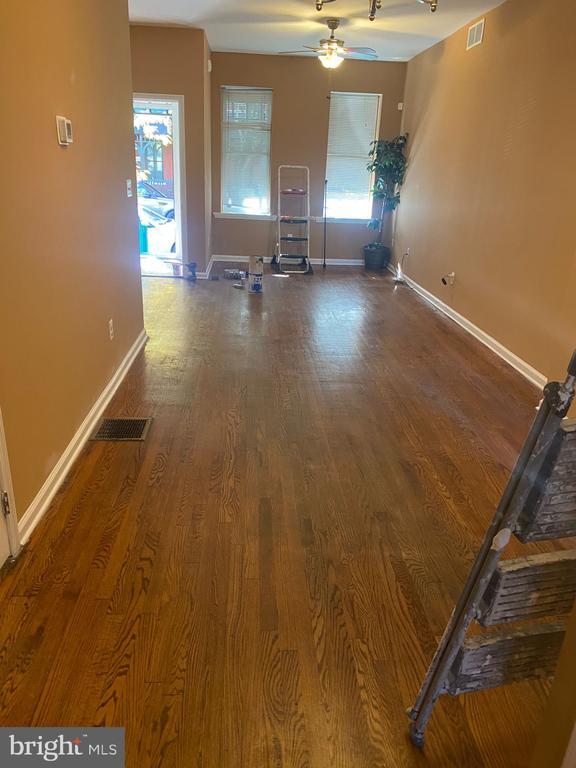 Photo - 607 Berkley St