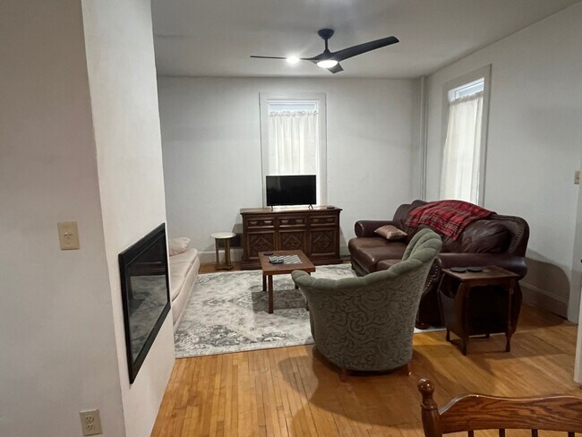 Photo - 811 Center St