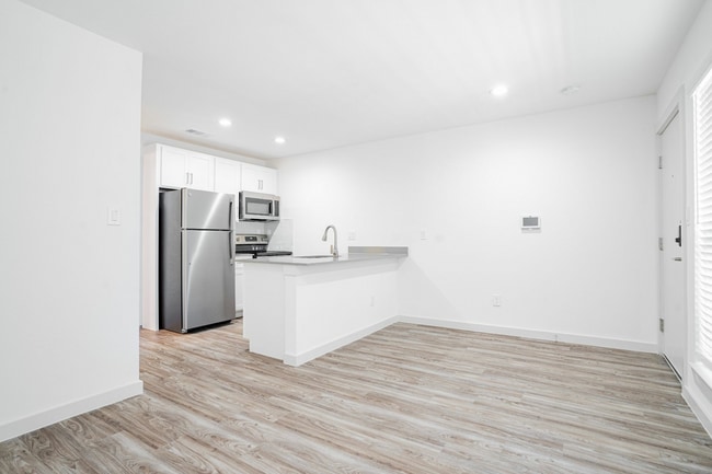 Building Photo - Two Fountains at Bishop Ridge Rental
