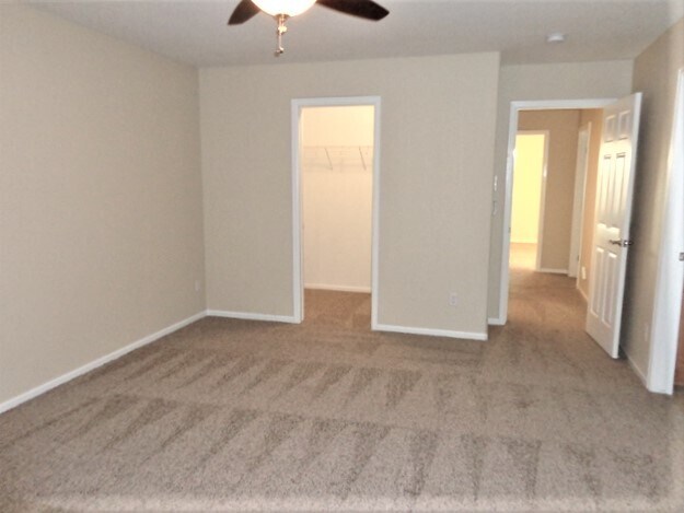 Photo - 12865 Roslyn St