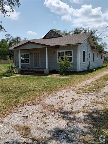 Building Photo - 910 6th Ave Rental