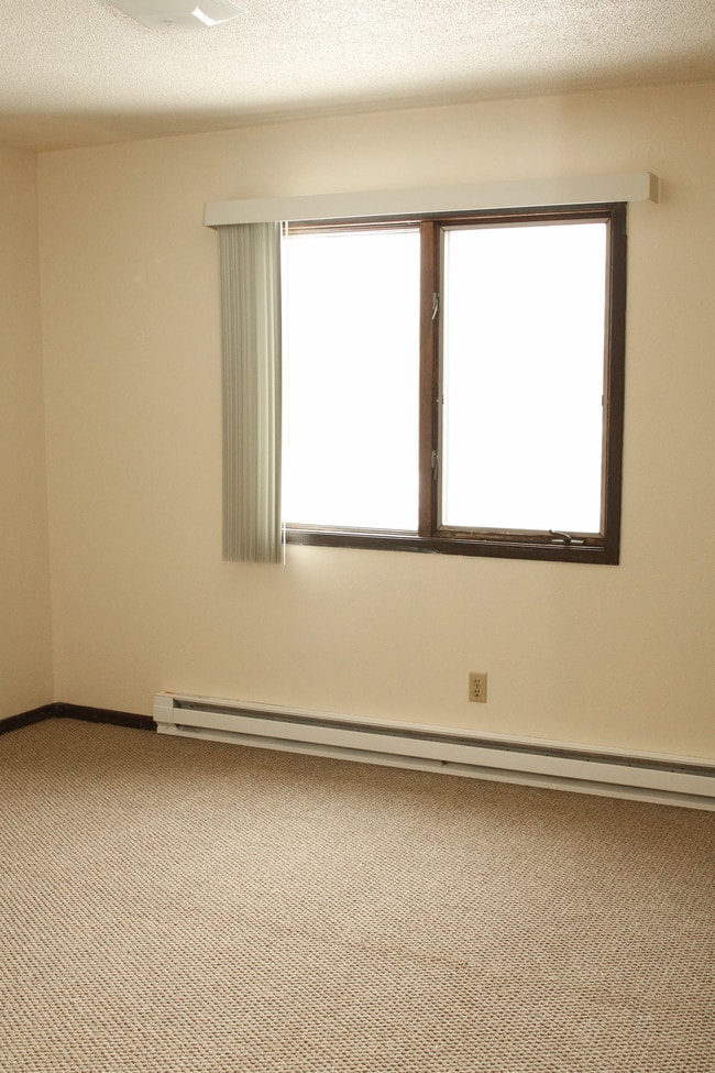 Country Acres Apartment Thief River Falls, MN