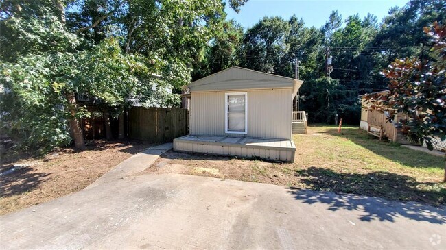 Building Photo - 918 Queenswood St Rental