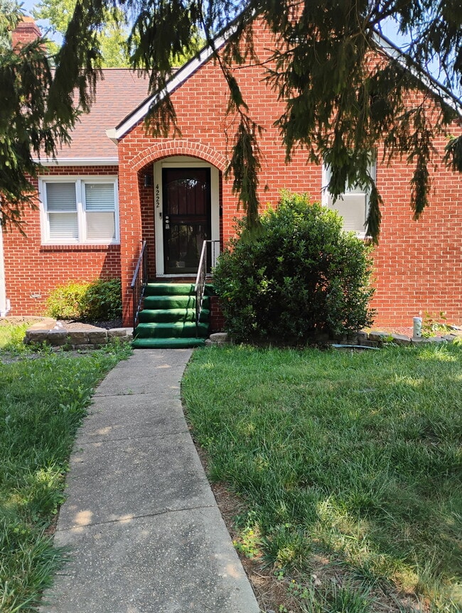Building Photo - 4222 Elderon Ave