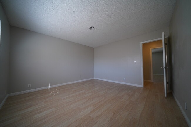 Photo - 5282 S Maryland Pky Unit C