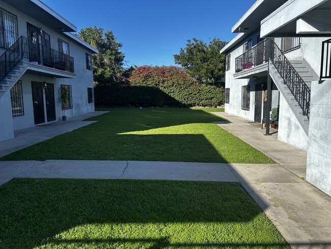 APARTAMENTO CON JARDÍN - 1505 Del Amo Blvd Unidad 1509 W. DEL AMO #1