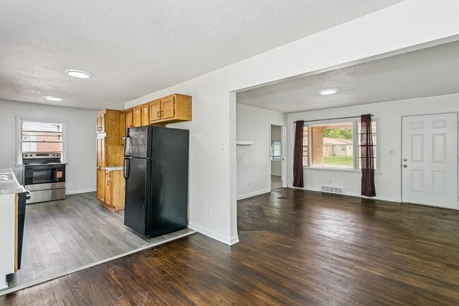 Photo - 2807 S Pattie St