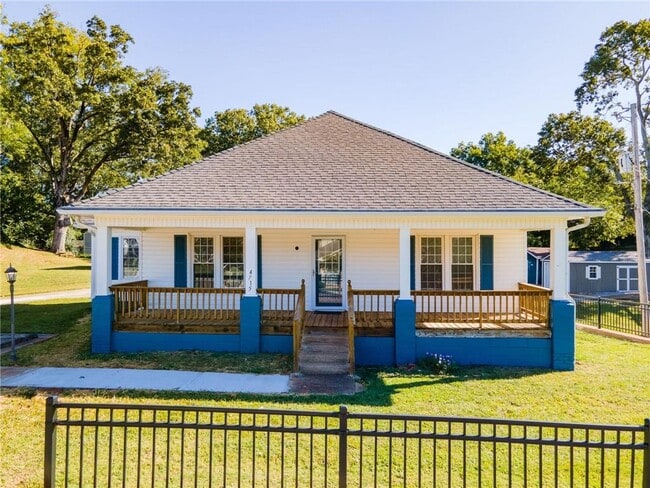 Building Photo - 4715 S Lee St