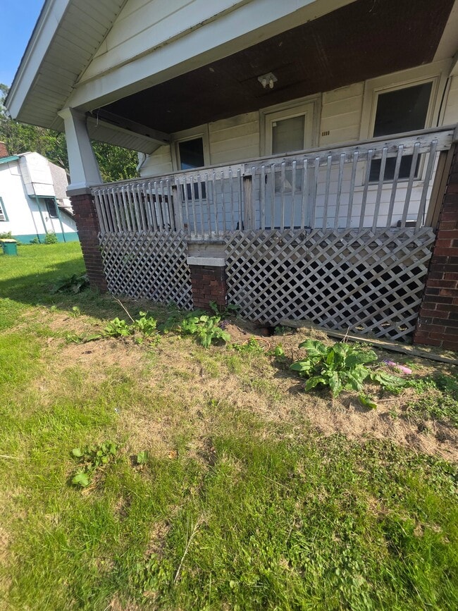 Photo - 1705 E N St