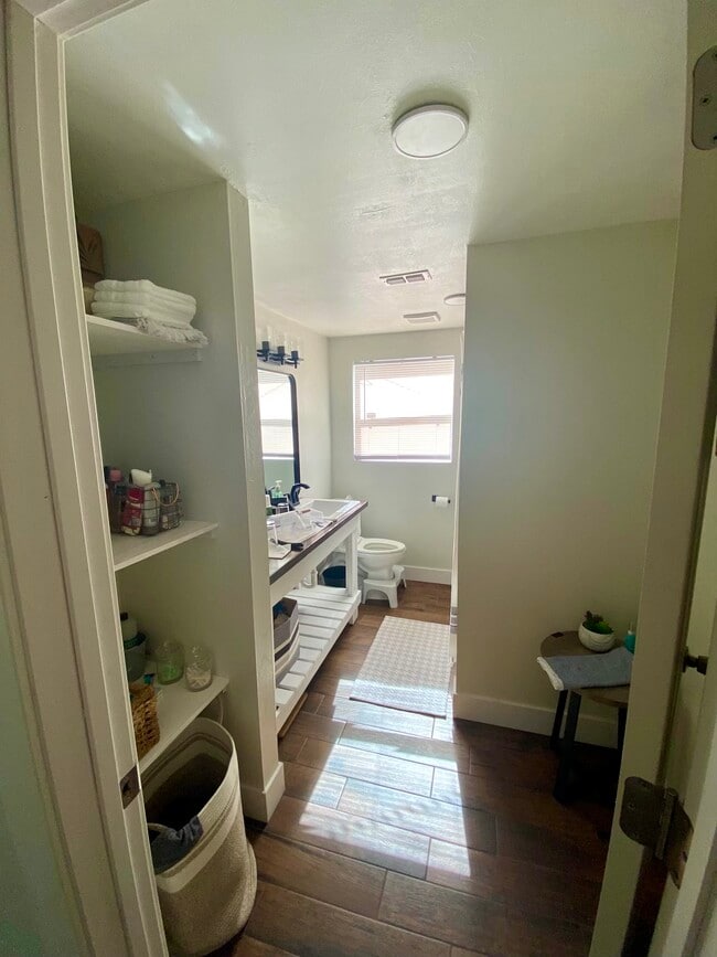 Photo - 1011 Green Rd House