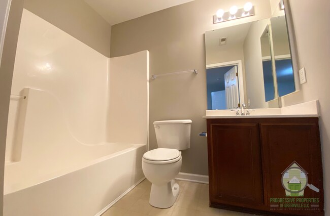 Photo - 222 Cambria Ct