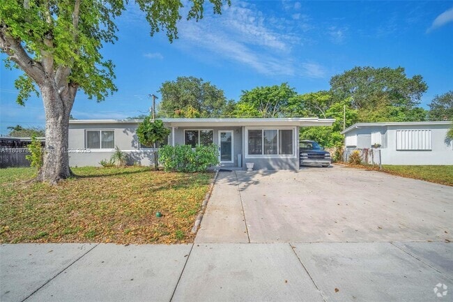 Building Photo - 3930 SW 32nd Blvd Rental