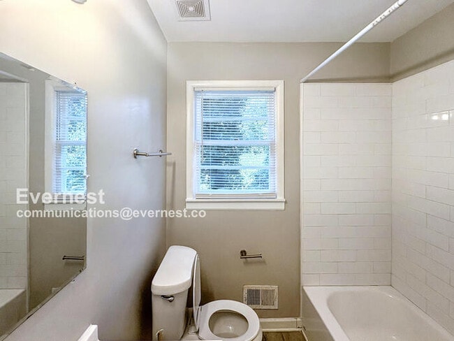 Photo - 2616 Wood Dr NE