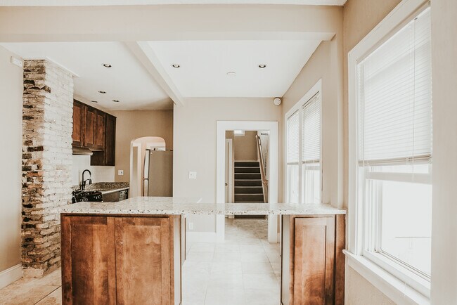 Photo - 403 6th St SE