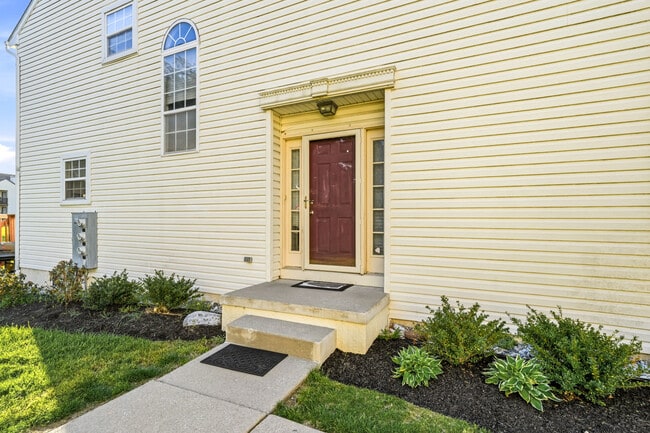 Photo - 327 Allens Ln
