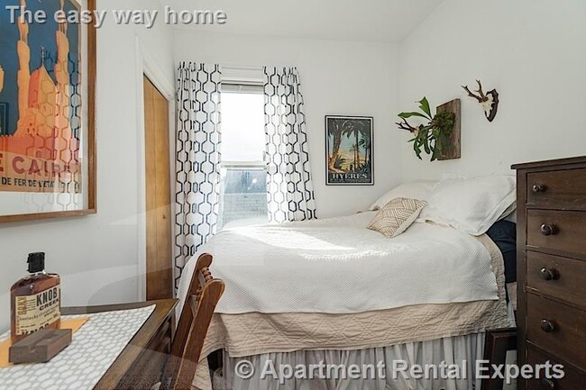Photo - 137 Columbia St Unit #1L