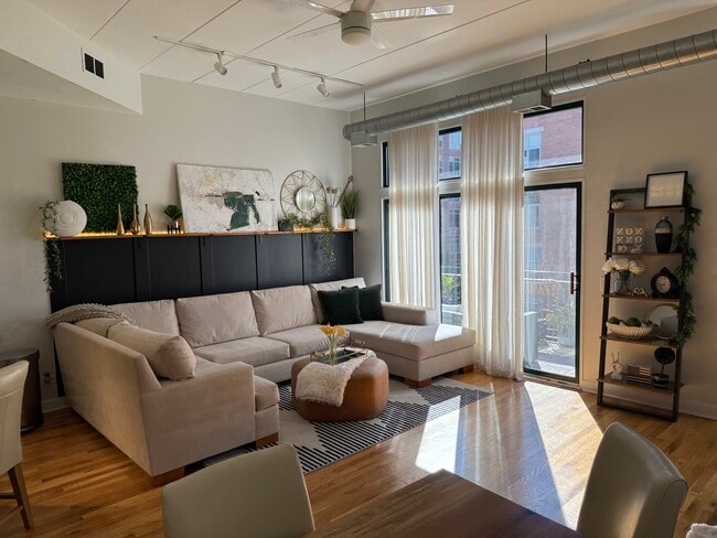 Photo - 936 W Madison St