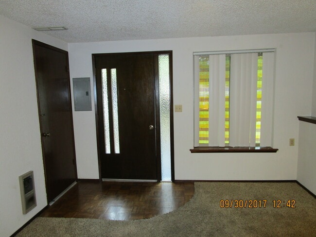 Photo - 10007 Alaska St S Unit Duplex lower