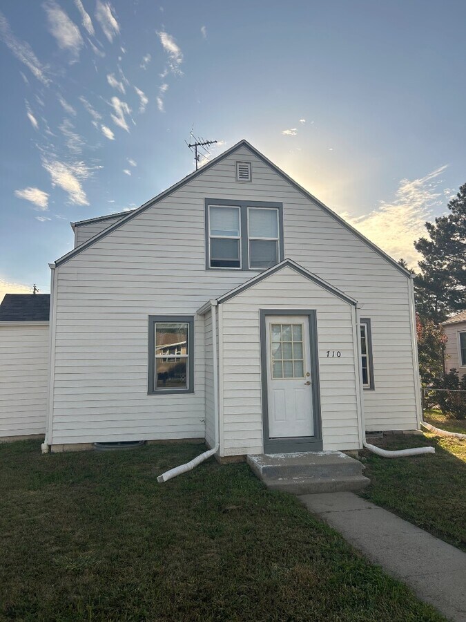Photo - 710 Haines Ave