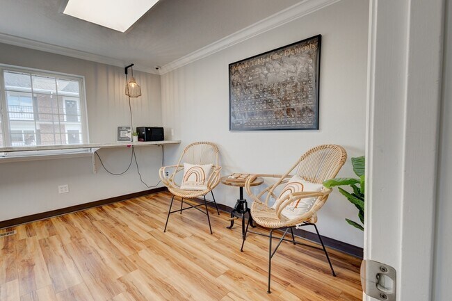 The Colonial House - Colonial House