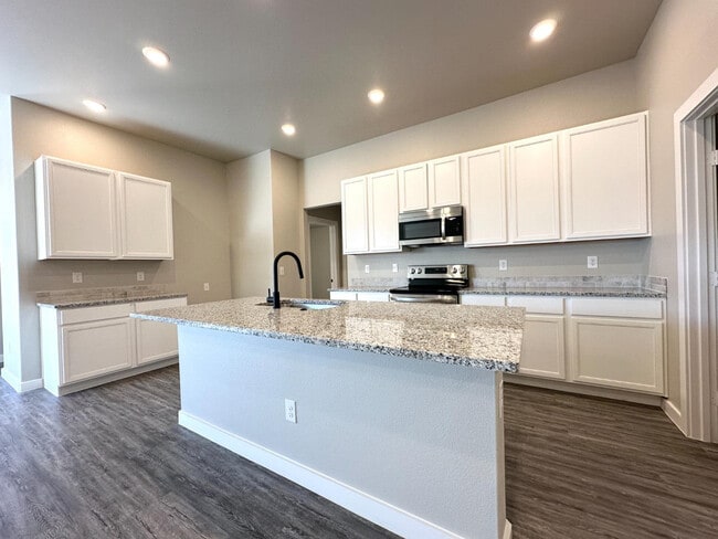 Photo - 1711 142nd St