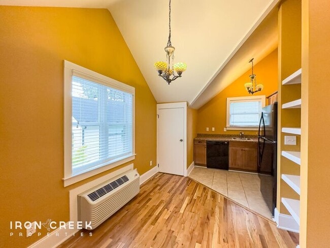 Photo - 90 Rumbough Pl