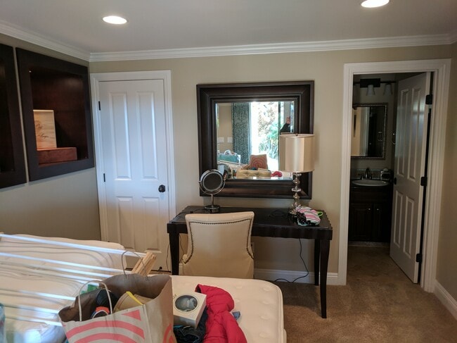 Building Photo - 21 Pinnacle Peak St