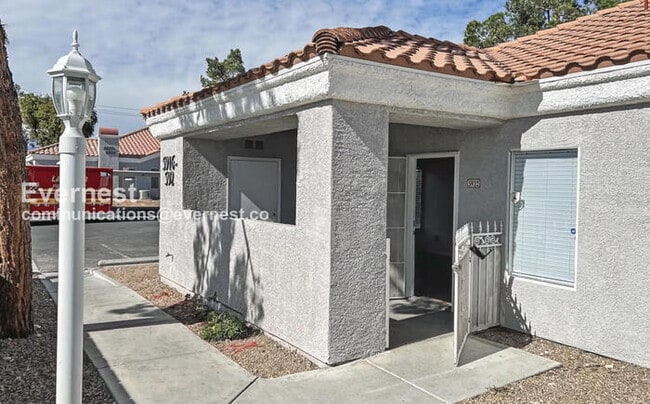 Photo - 5922 W Vegas Dr
