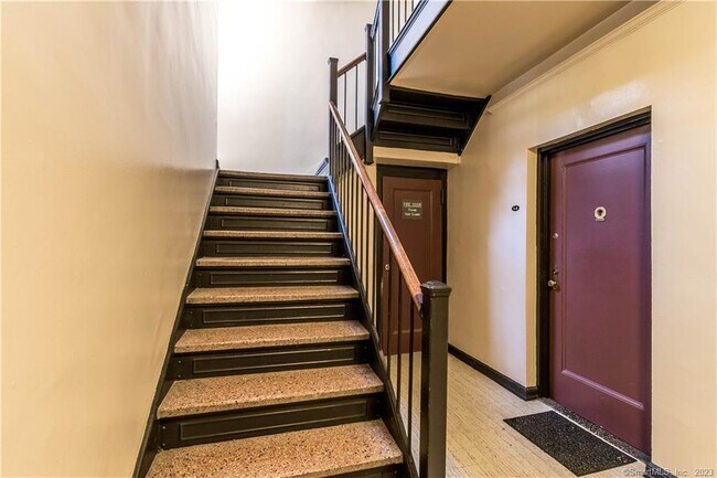 Photo - 140 Woodside Green Unit 2B