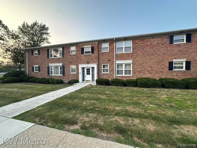 Building Photo - 17560 Mack Ave Rental