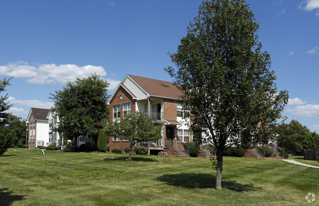 Building Photo - Countryside Apartments