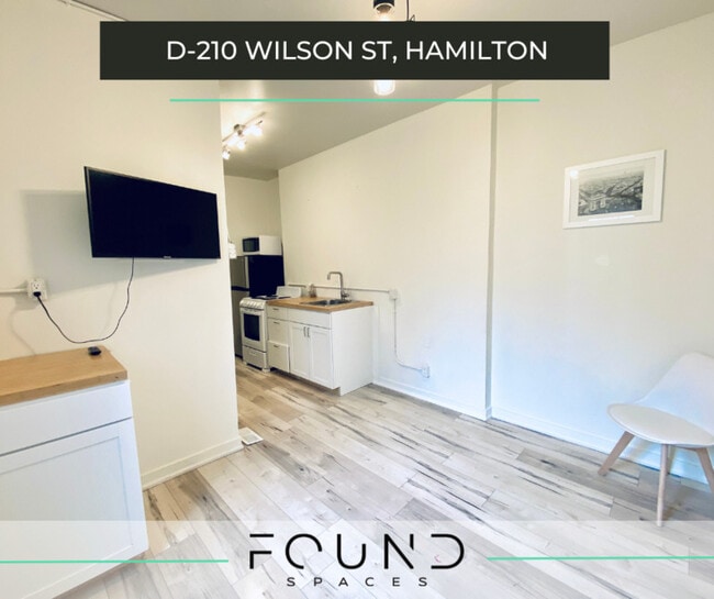 Building Photo - 210 Wilson St Unit D