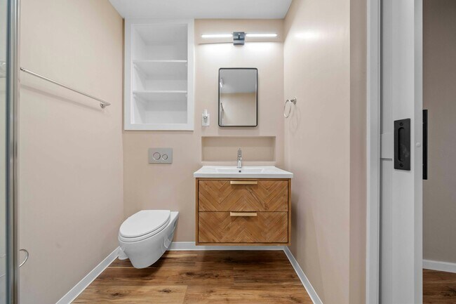 Photo - 2039-41 Bonita St