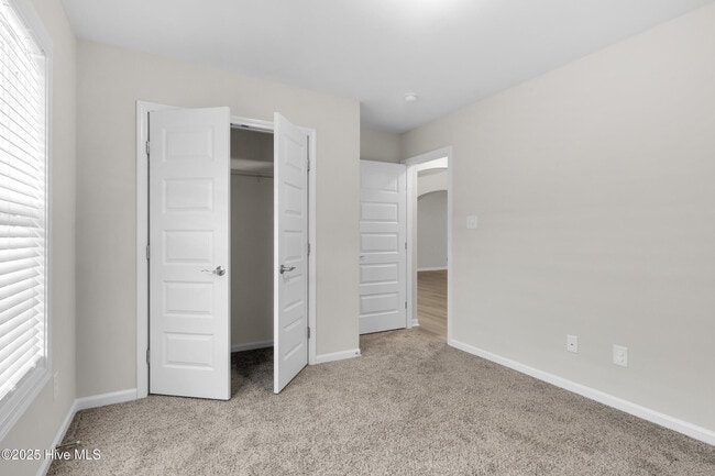 Photo - 139 Grantham Pl