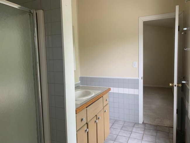 Photo - 709 13th Ave E