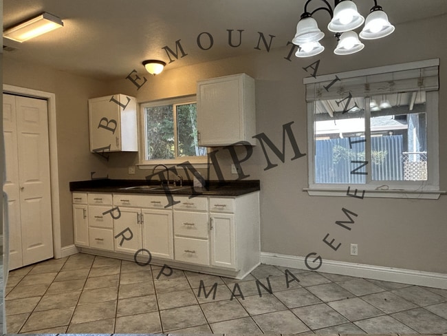 Photo - 2105 C St