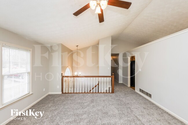 Photo - 452 Maplewood Ln