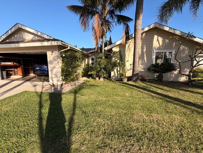 Photo - Beautiful 4 Bedroom Huntington Beach House For Rent!