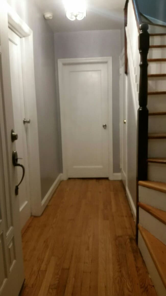 Building Photo - 87-22 Avon St Rental