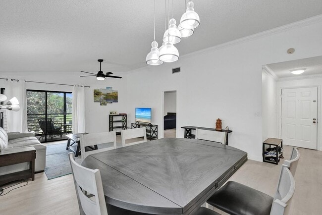 Photo - 9361 SW 23rd St Unidad 3203