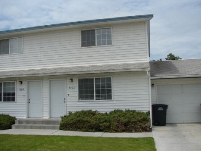 Building Photo - 1306-1308 Shaker Pl Unit 1306 Shaker Pl