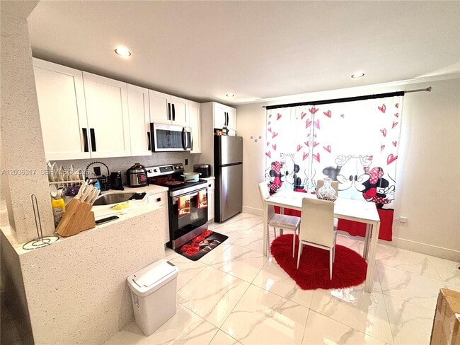 Photo - 247 NE 118th St